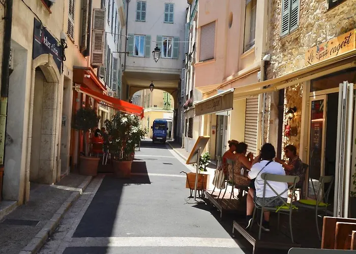 Old Town Antibes Apartment